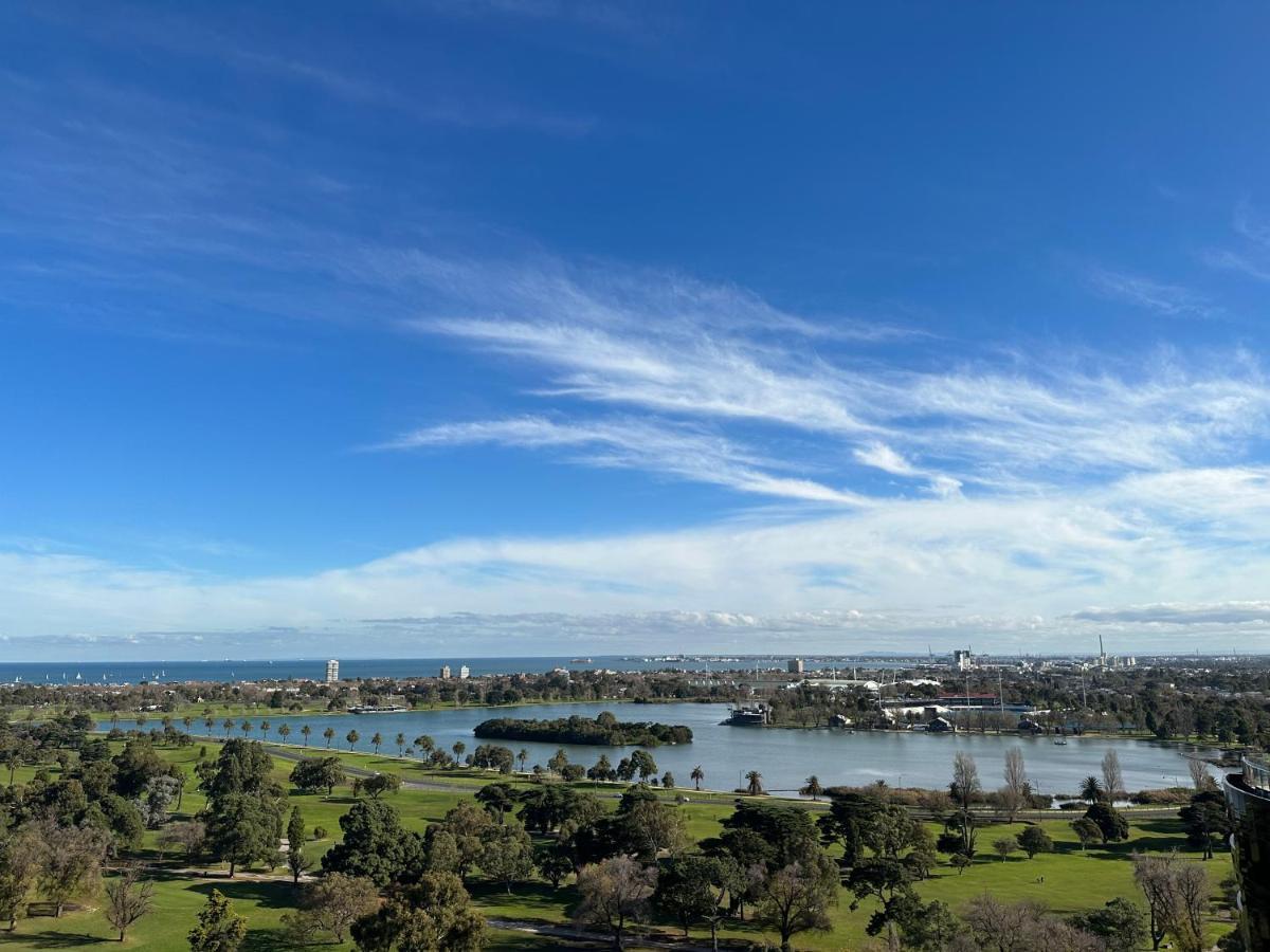 מלון מלבורן The Kinson מראה חיצוני תמונה View of the Adelaide River from the Adelaide Oval